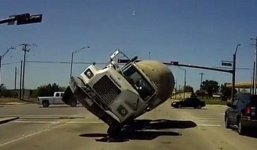 Thót tim trước những khoảnh khắc con người đối mặt với tử thần